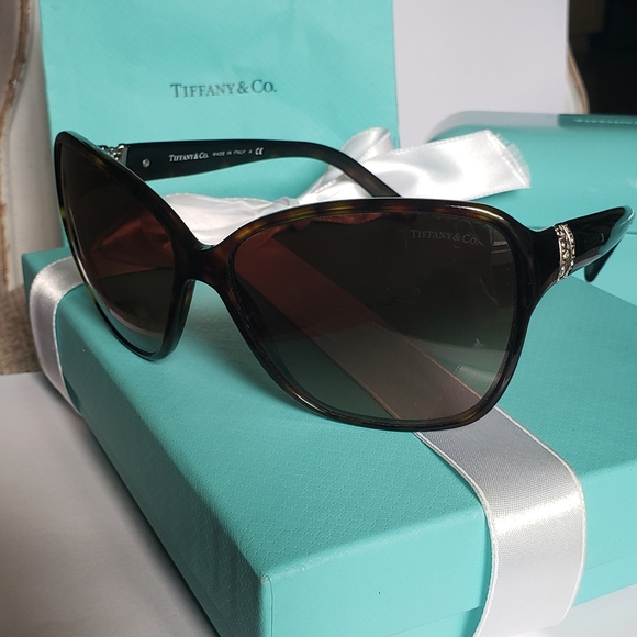 Tiffany & Co. Accessories - Tiffany & Co Sunglasses Atlas 007